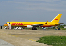 B757-DHL-z-pojezdove-drahy-na-letisti-v-Brne